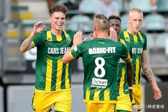 在前腰位置 在前腰位置